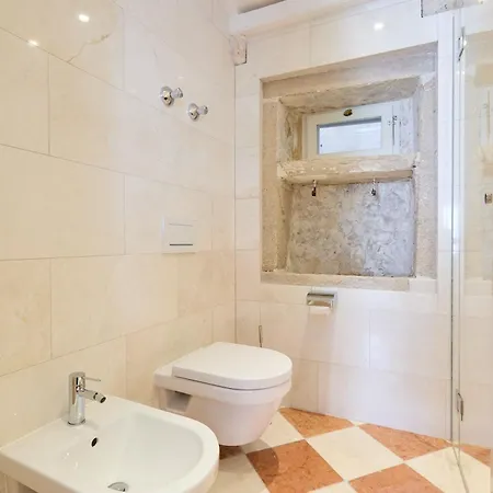 Luxury In The Old Town With Stunning Views *