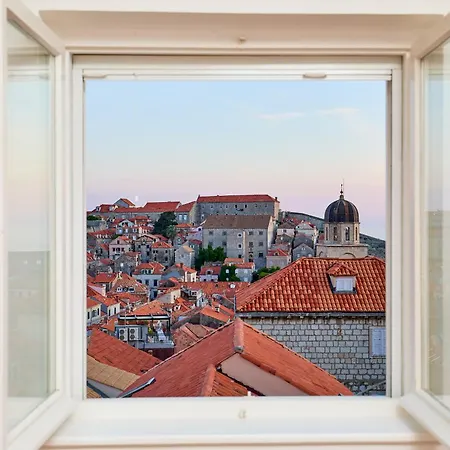Luxury In The Old Town With Stunning Views